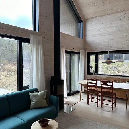 I Fin Hoyfjellsnatur, Sirdal Naer Kjerag Holiday home *